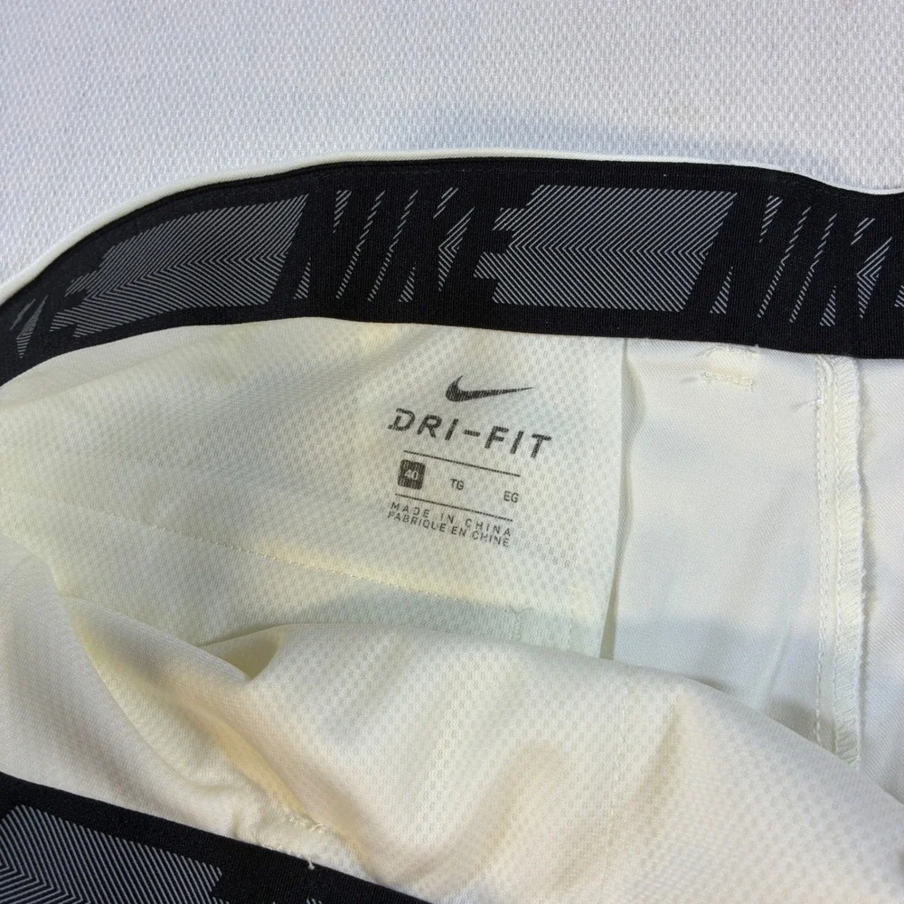 Nike‎ Dri-FIT Shorts Men's 40 White Golf Standard Fit Flat Front Athletic Casual